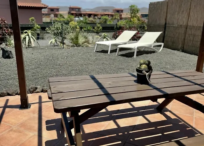 度假居 Majanicho Con Piscina *