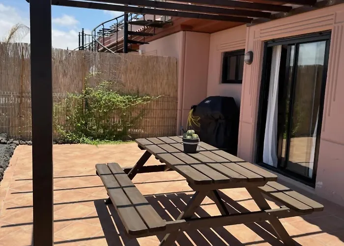 Majanicho Con Piscina 度假居 拉哈雷斯