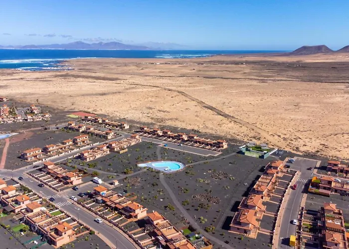 度假居 Majanicho Con Piscina 拉哈雷斯