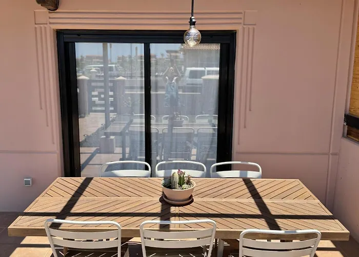 Majanicho Con Piscina 度假居 *