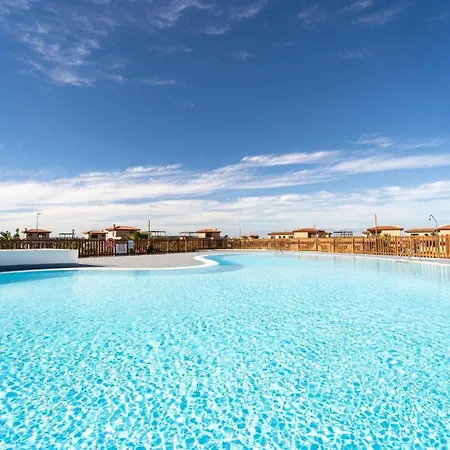 Semesterbostad Majanicho Con Piscina Lajares