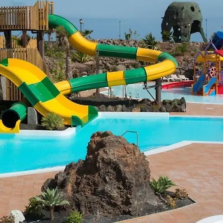 Semesterbostad Majanicho Con Piscina *