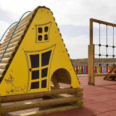 Majanicho Con Piscina Casa vacanze