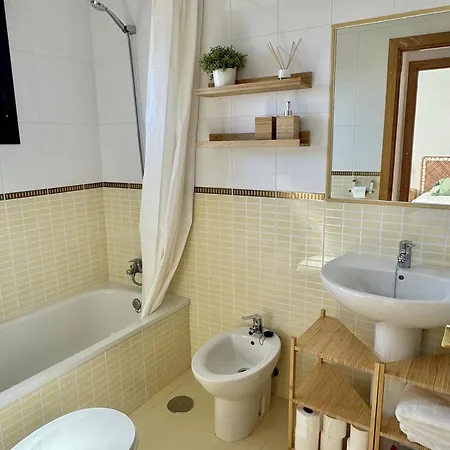 Majanicho Con Piscina בית נופש *